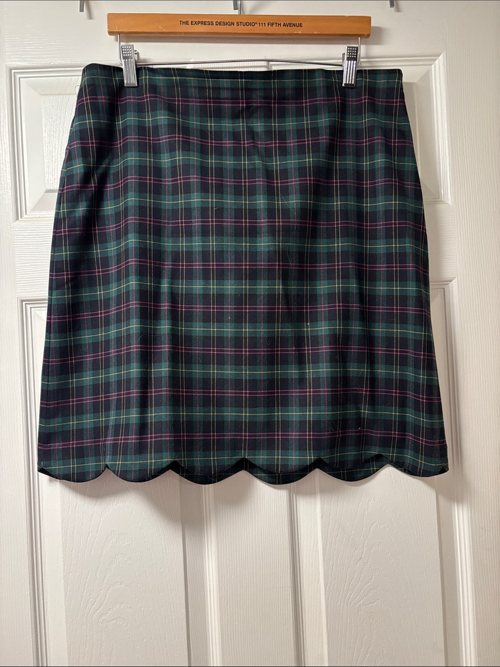 Talbots Green and Navy Plaid Scalloped Hem Mini Skirt